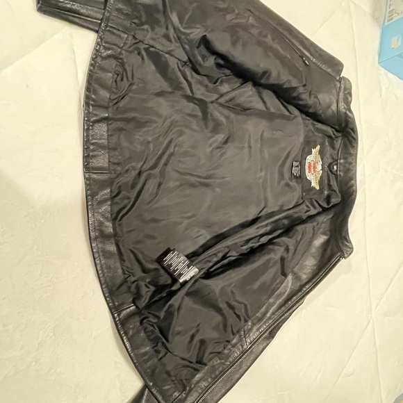 Perfect condition, gently used, Harley Davidson Women’s Medium Leather Jacket - Picture 4 of 6
